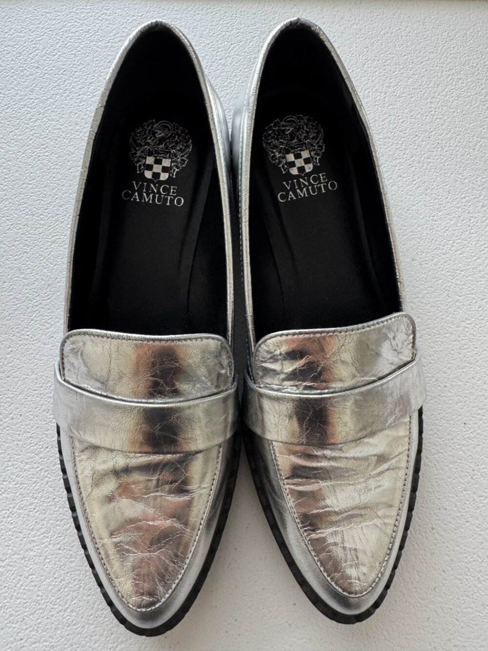 Vince Camuto Womens 9M Silver Metallic Leather Penny Loafers Lug Sole